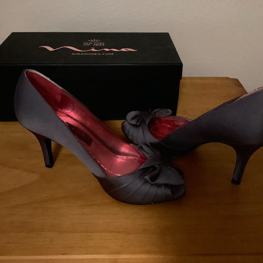Nina Forbes Satin Peep Toe Shoes, Steel Luster, Size 5 - Picture 7 of 8
